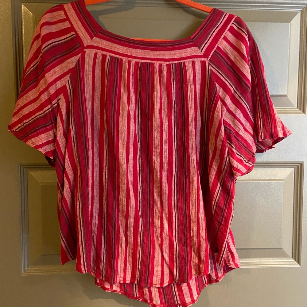Fun red stripe top!